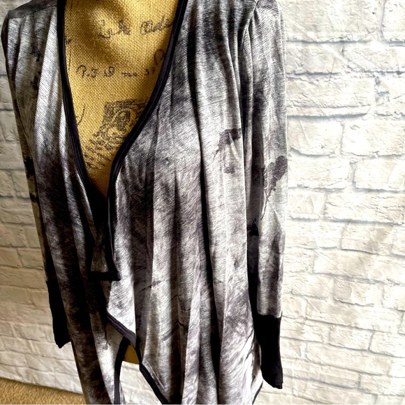 Cardigan - Picture 3 of 5